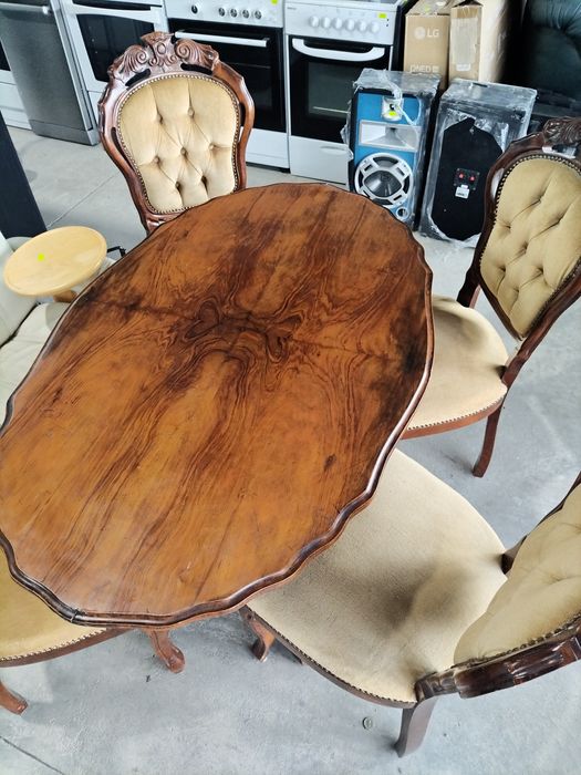 Антикварна маса с четери стола