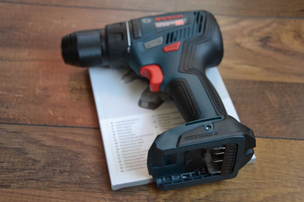 Нов безчетков винтоверт Bosch 18V