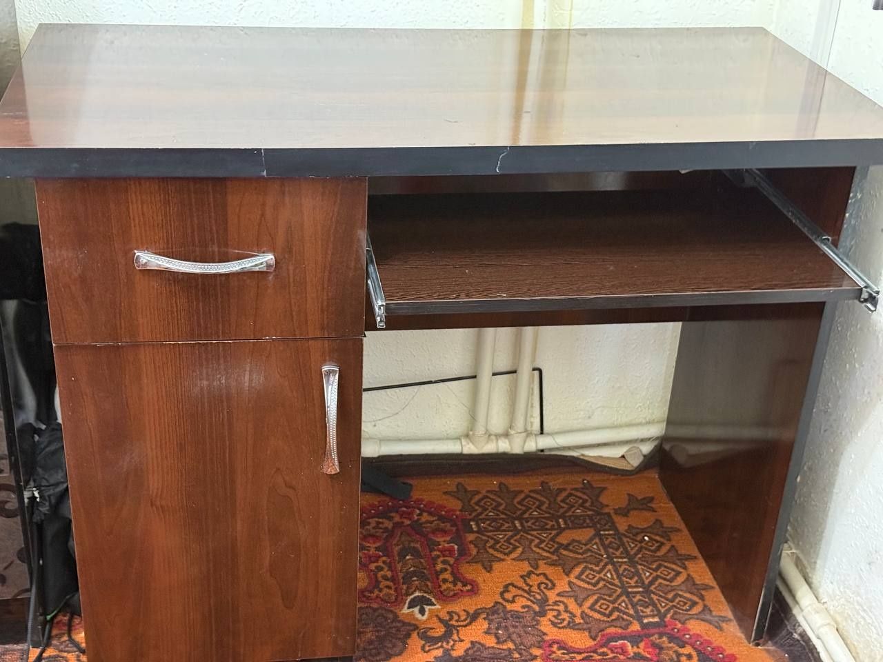 Продаётся столик для школьников