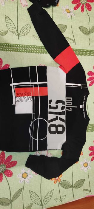 Продаю демисезонные  кофты, на мальчика.Недорого