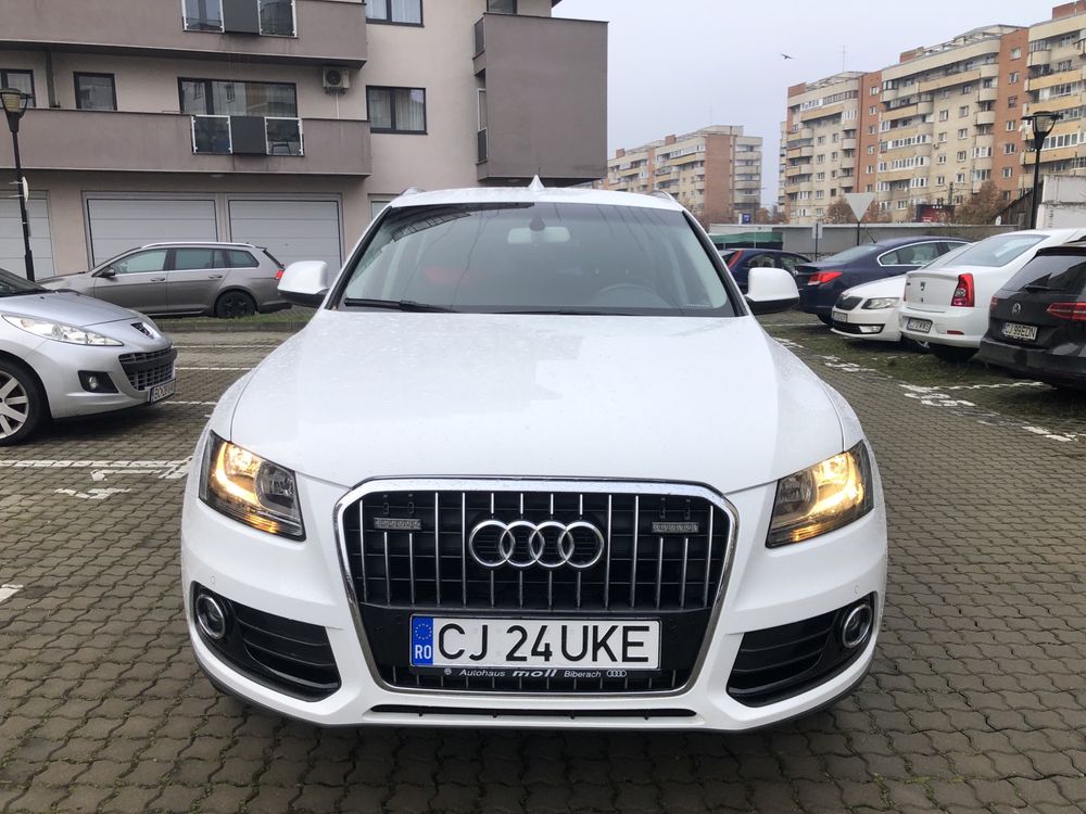 Vand audi Q5  an 2013 transmisie automata.