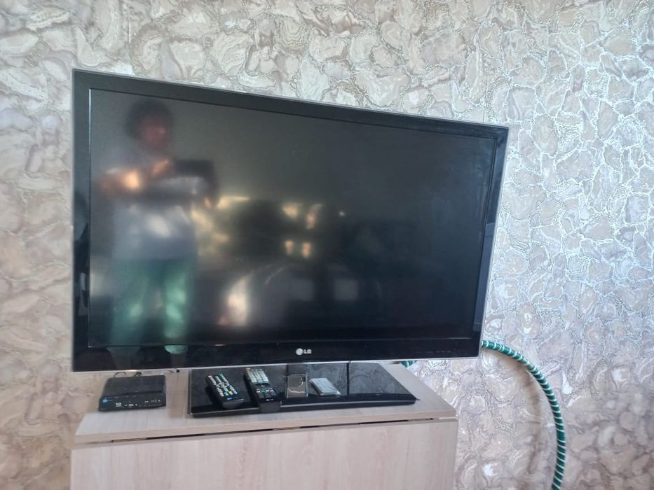 Продам телевизор