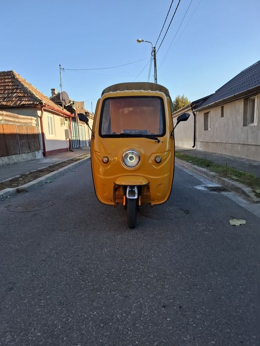 Vând sau Schimb Triciclu Electric