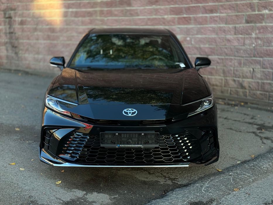 Сдам в долгосрочную аренду новое авто Toyota Camry 80 с водителем