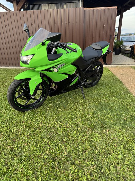 Kawasaki Ninja 250 , 2011 permis cat A2 , stare nou