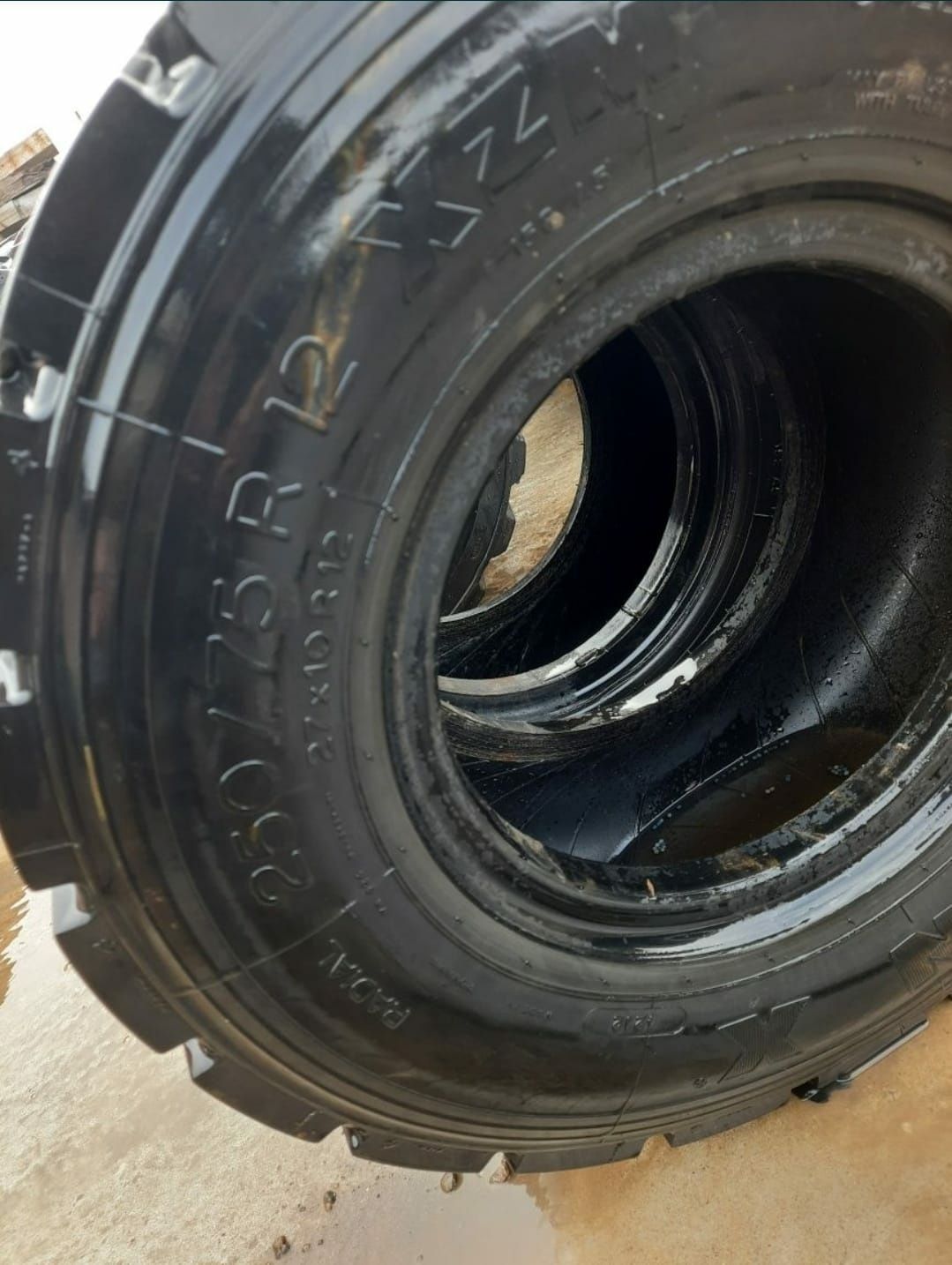 Anvelope Stivuitor, Michelin 250/75 R12 (27×10 R12)