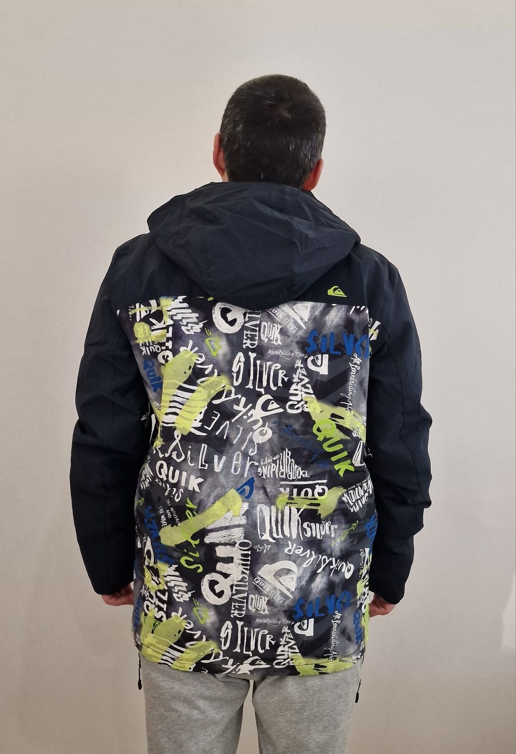 Яке QuikSilver сноуборд/ски