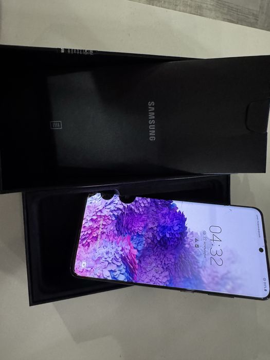 Телефон Samsung S20