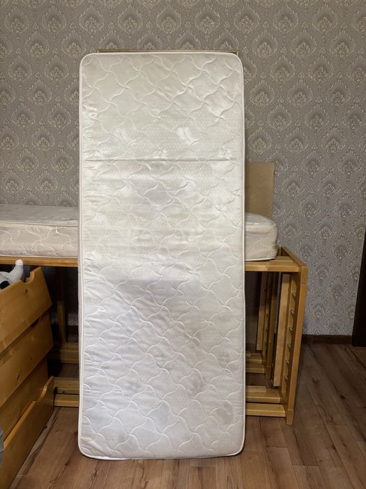 Продам матрас в хорошем состоянии 80*2.0*17