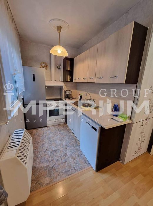 Дава се под наем Четиристаен апартамент в Варна, Лятно кино Тракия - 85 кв.м за 612 € - Снимка #2