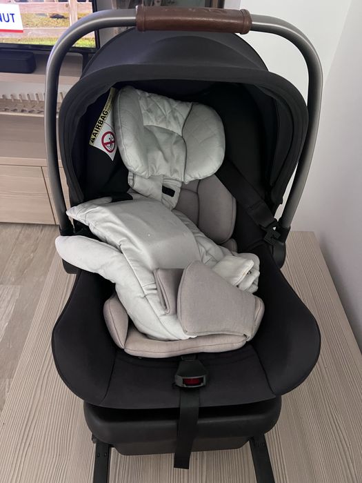Scoica Nuna Pipa Lite baza Isofix