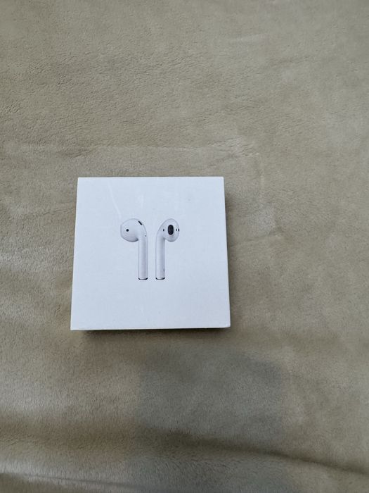 Продам Airpods 2, коробка в наличии