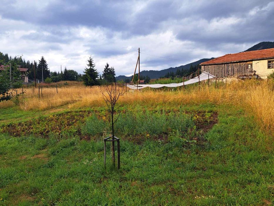 Продава се земеделска земя + къща в с. Мугла, махала Касъка