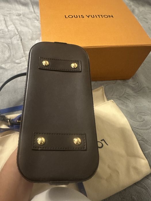 Vand geanta louis vuitton originla in stare impecabila.