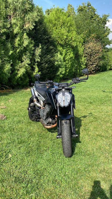 Ktm duke 790 an 2019 evacuare akrapovic, plus o cască