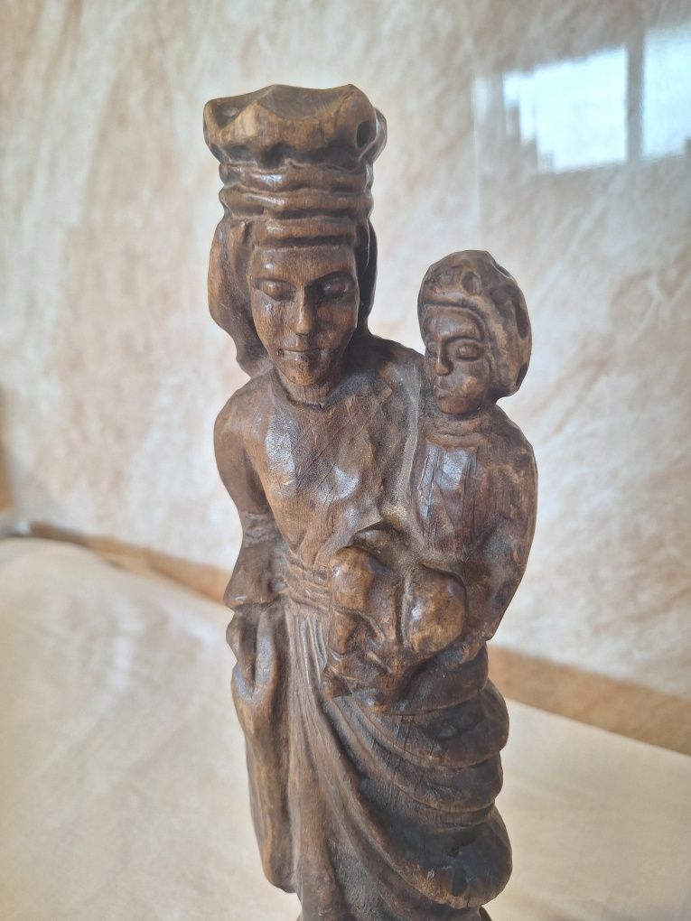 Уникална дърворезба дева Мария и младенеца