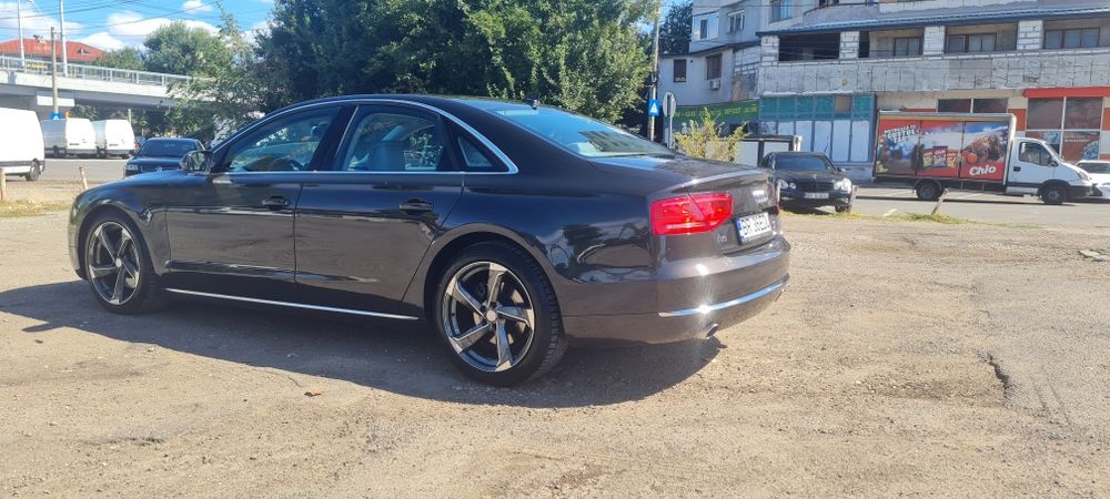 Vând Audi A8 în stare impecabila de funcționare