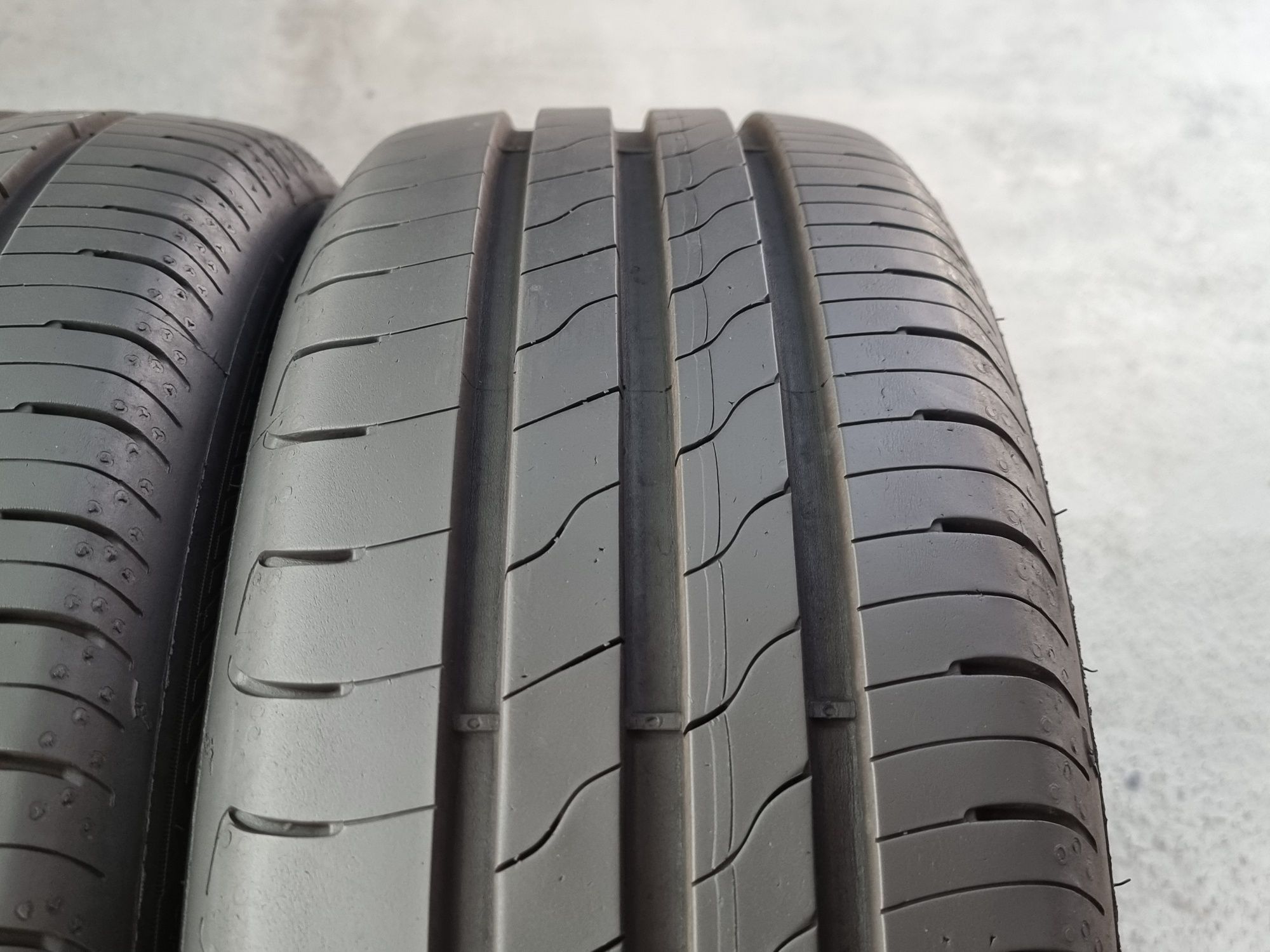 195/55/16 Goodyear 4Броя: 240лв 8мм