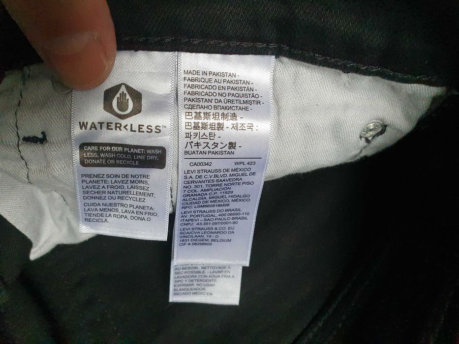 Blugi LEVI'S 511 Slim - Marime W32 L30 (Talie 84 cm)