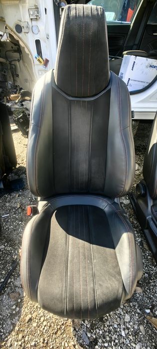 Салон, седалки peugeot 308 gt Line