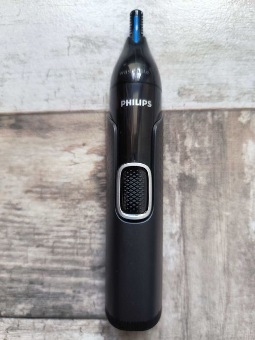 Тример PHILIPS за нос, уши и вежди за мокра и суха употреба - НОВ