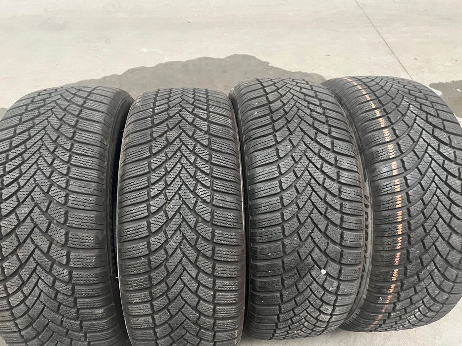 Vând 4 anvelope 225/50/18 bridgestone de iarnă ca noi