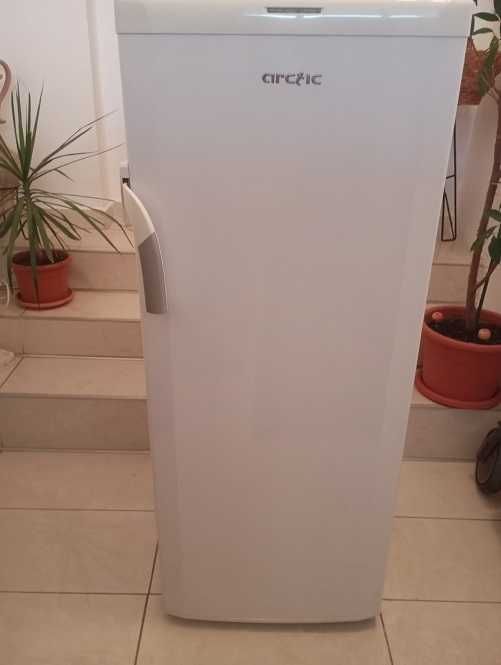 congelator vertical Arctic 6 sertare stare excelenta