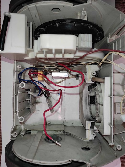 Прахосмукачка Zelmer Galaxy 2 на части