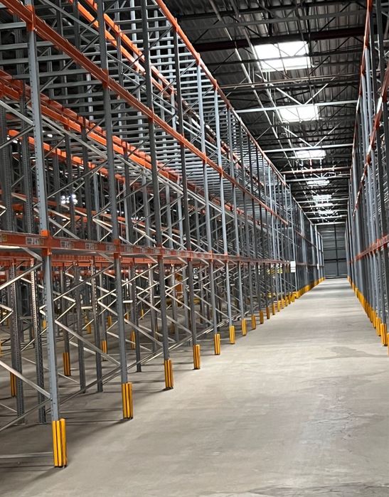 Rafturi metalice cu polite sau pentru paleti