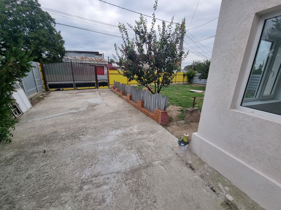 Teren intravilan si casa in Golesti