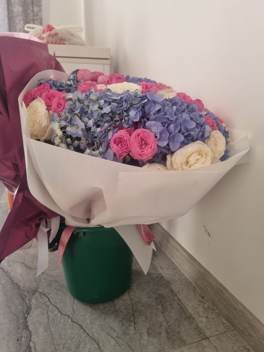 Продам цветы букеты большие