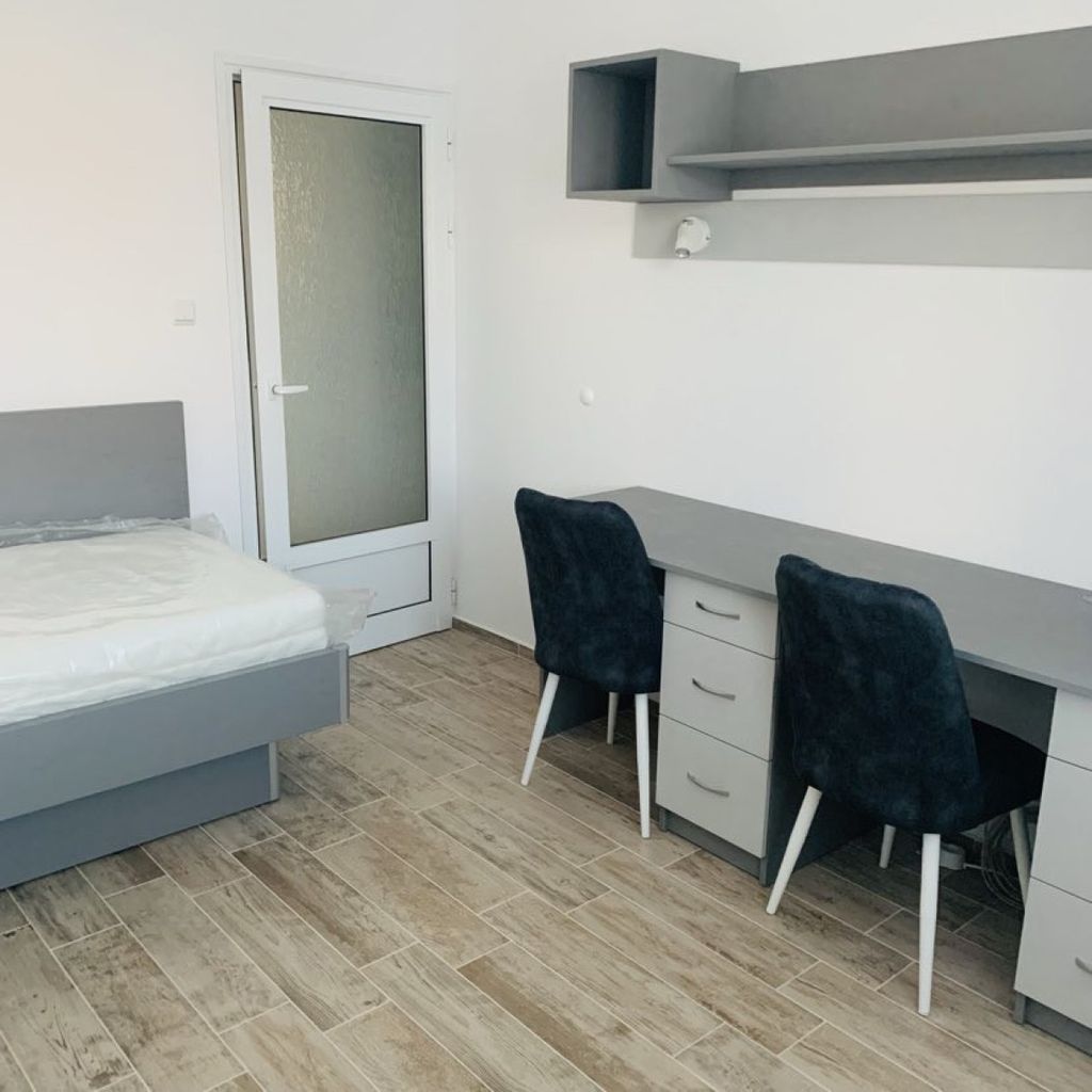 Продава се Тристаен апартамент в Варна, Възраждане 3 - 65 кв.м за 2231 €/кв.м - Снимка #5