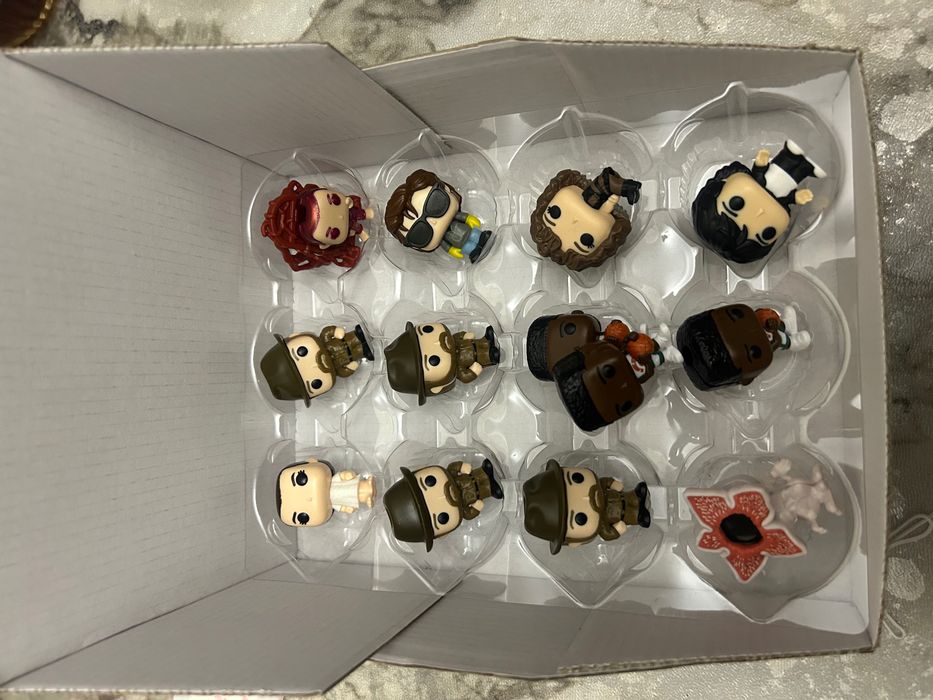 Игрушки киндер джой очень странные дела ОСД