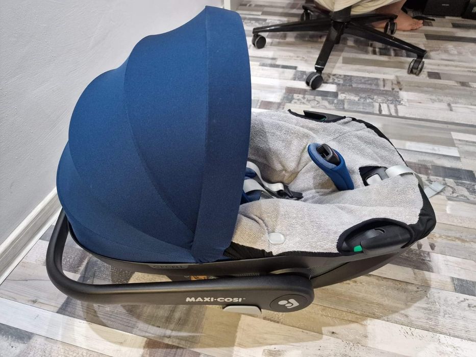 Vand Scoica Auto ISOFIX Maxi-Cosi Pebble 360 Essential Blue, 40-82 cm