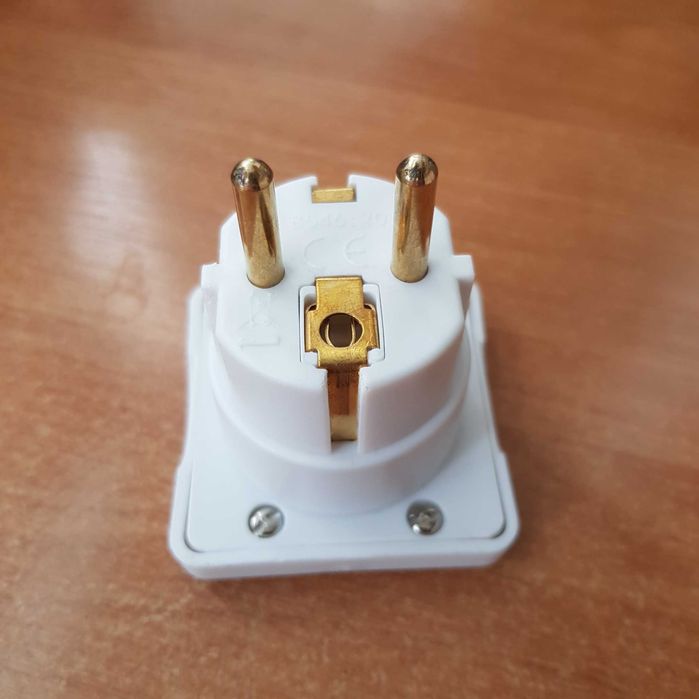 Adaptor priza UK