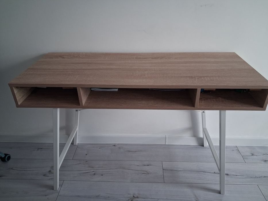 Vând birou lemn masiv