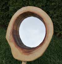 Огледало с дървен рамка не прекъсната