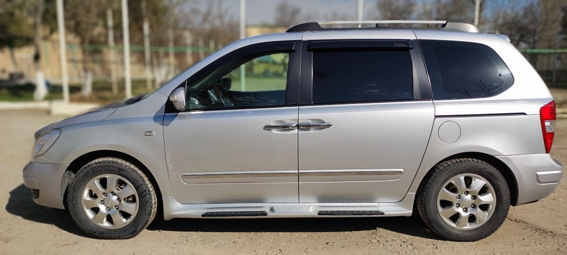 Kia Carnival II минивэн