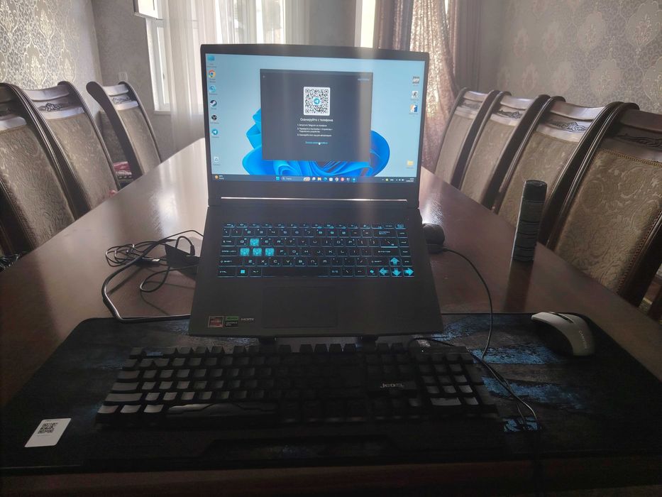 Практически новый ноутбук MSI
