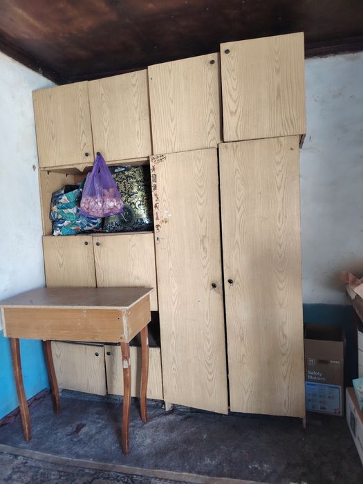 Shkaf sotiladi 400 000 min som narhi tori kesa olila