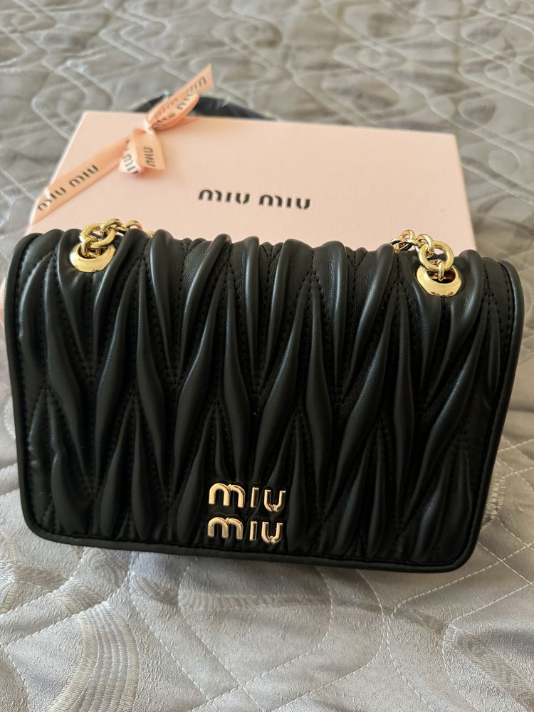 Чанта Miu Miu