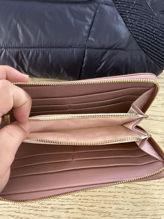 Нов портфейл Ted Baker