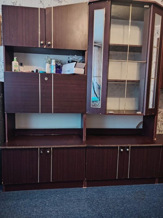 Отдам бесплатно стенку горка самовывоз!