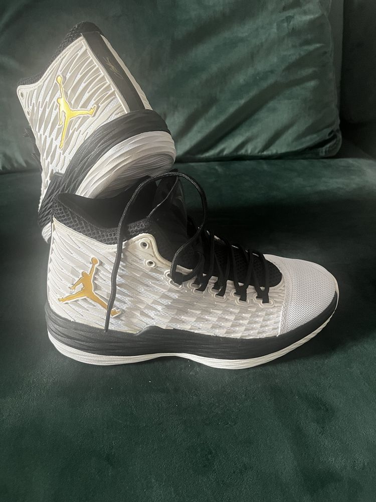 Adidasi jordan marimea 40