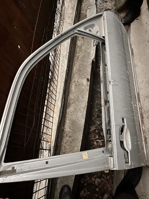 Продам двери на Мерседес Кабан  W-140, б/у.