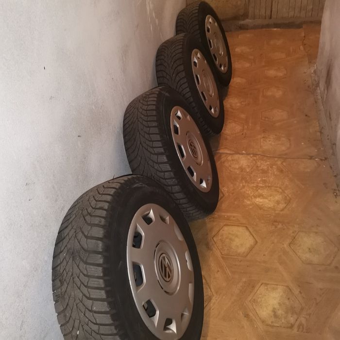 Гуми 195/65 15 с джанти за Vw
