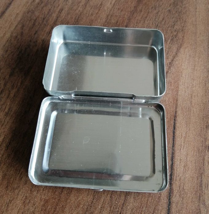 Cutie de colectie vintage de pansamente armata, Elvetia anii 70