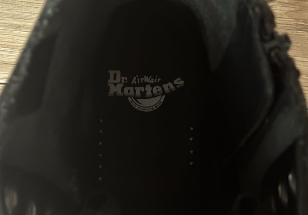 Dr Martens bocanci, culoare: negru, sireturi: pascal