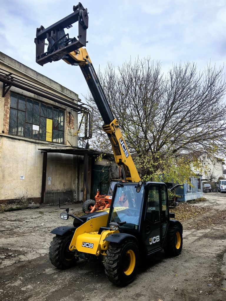 JCB încărcător telescopic Manitou
