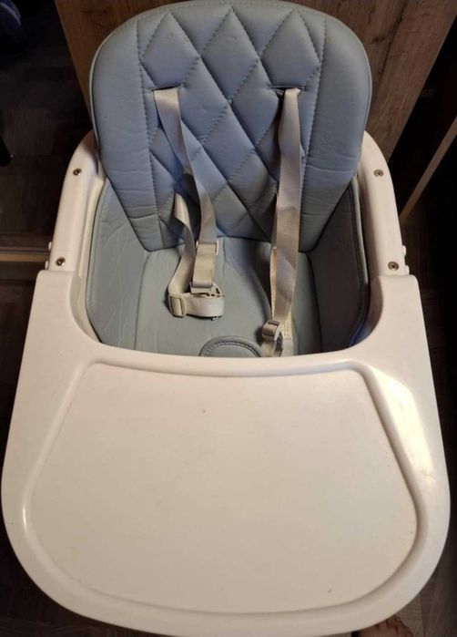 Детско дървено столче за хранене